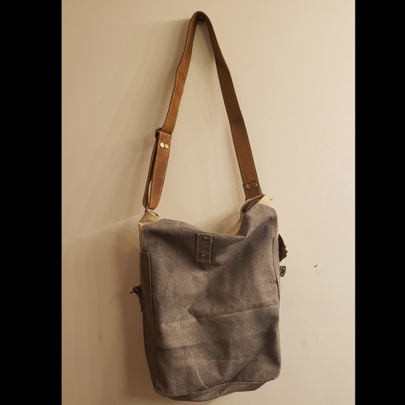 "The Bryant" bag from The Barrel Shack - Picture 3 of 6